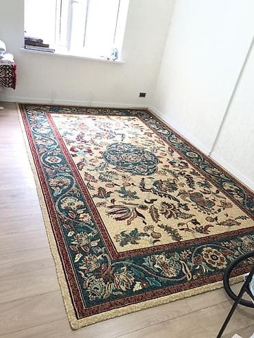 small table: Ковер Б/у, Турция — 2