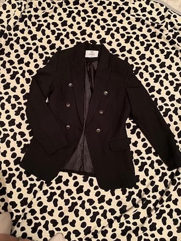 Женские пиджаки 1) Черный двубортный блейзер DOSS - Классический