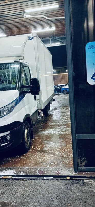 купить грузовой автомобиль с манипулятором бу: Легкий грузовик, Iveco — 10