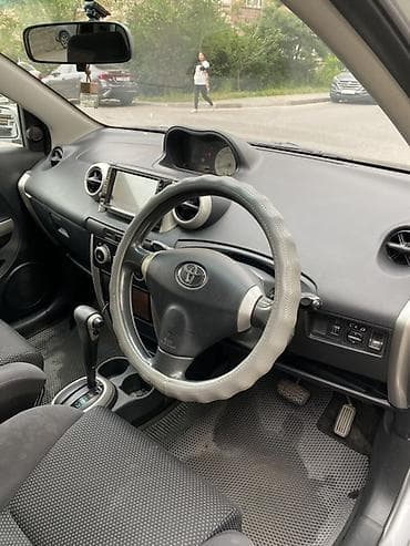 Toyota Ist: 2004 г., 1.3 л, Автомат, Бензин, Хэтчбэк — 5