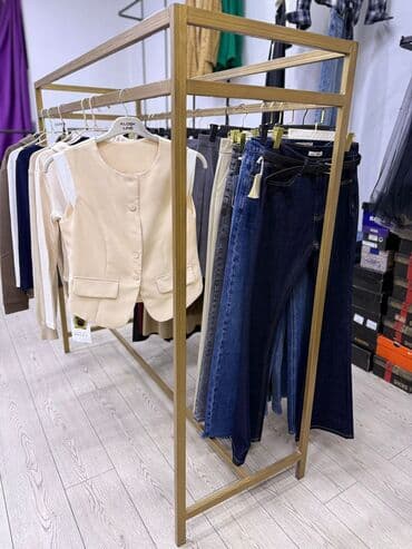 Кронштейны в наличии. В хорошем состоянии, золотистого цвета — 1