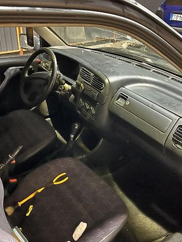 Унаа сатуу: Volkswagen Vento: 1993 г., 1.8 л, Кол менен иштөөчү, Бензин, Седан — 7