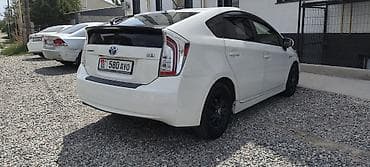 8: Toyota Prius: 2013 г., 1.8 л, Автомат, Бензин, Седан — 3