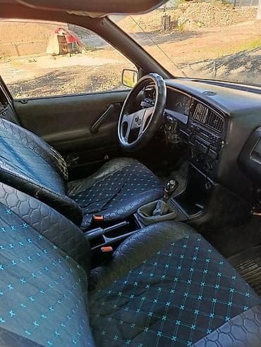 Volkswagen Passat Variant: 1988 г., 1.8 л, Кол менен иштөөчү, Бензин, Универсал — 2
