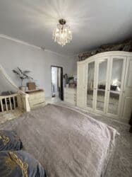 продаю дом район церкви: Үй, 80 кв. м, 5 бөлмө, Менчик ээси — 3