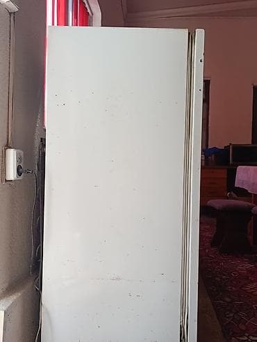 шейкер для воды: Холодильник однодверный, классический белый. Особенности: - — 2