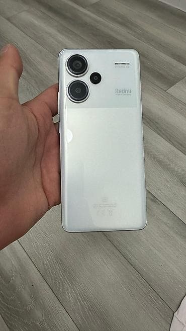 пиксель 4 купить: Смартфон с плоскими гранями и большим безрамочным дисплеем. Корпус — 5