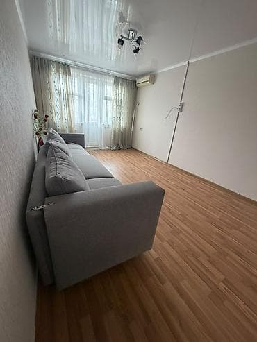2 комнаты, 44 м², 4 мкр 104 серия, 4 этаж, Старый ремонт — 1