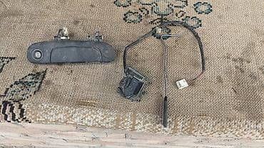 Кыймылдаткыч тетиктери жана чогултулган моторлор: Багажниктин капкагы Mazda, 2001 г., Колдонулган, Оригинал — 1