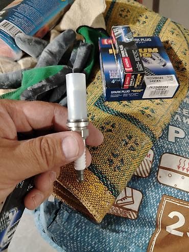 Детали двигателя и моторы в сборе: Свечи зажигания DENSO Iridium Plug Тойота Хайлендер ишо 3.5 двигатель — 4