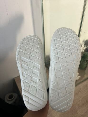 искры для обуви: Мужские кроссовки, 43, Новый, цвет - Белый, Самовывоз, Платная доставка — 4