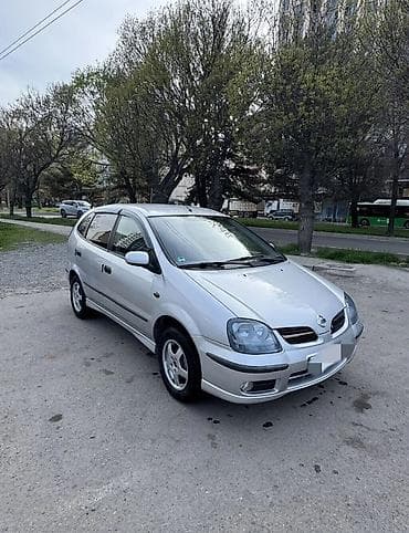 Транспорт: Nissan Almera Tino: 2004 г., 1.8 л, Кол менен иштөөчү, Бензин, Хетчбек — 1
