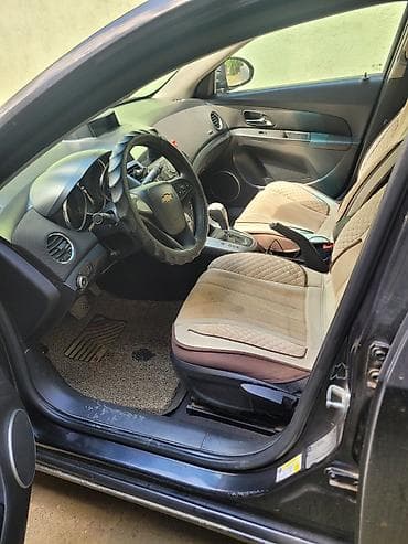 киа карнивал салон: Chevrolet Cruze: 2012 г., Хэтчбэк — 7