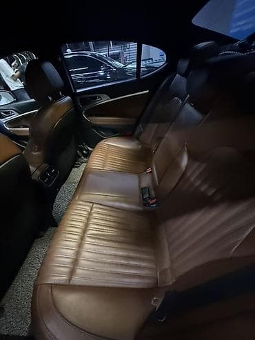 g70 genesis: Genesis G70 — интерьер бизнес-класса - Роскошный салон из коричневой — 4