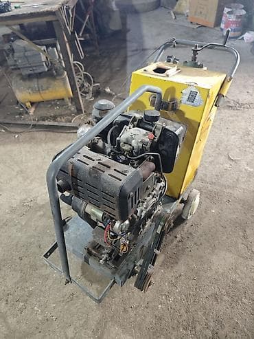 строй инструменты: Аренда! Резчик швов по бетону/асфальту с бензиновым двигателем. - — 1