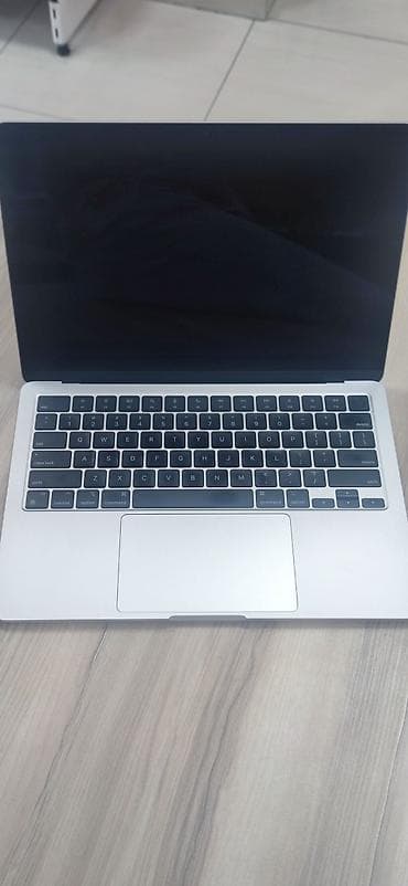 iphone 1e: Apple MacBook Air 13" - Корпус: серебристый алюминий, тонкий и лёгкий — 1