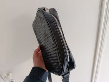 сумка на пояс женская прозрачная: Сумка через плечо, черная, с плетеной фактурой лицевой панели. - — 3