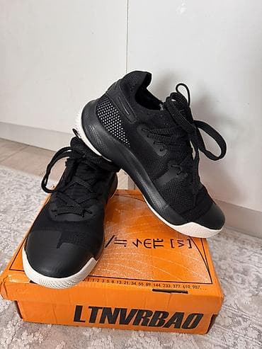 Мырзалардын бут кийими: Эркектердин кроссовкасы, 40, Nike, Жаңы, түсү - Кара, Өзү алып кетүү — 4