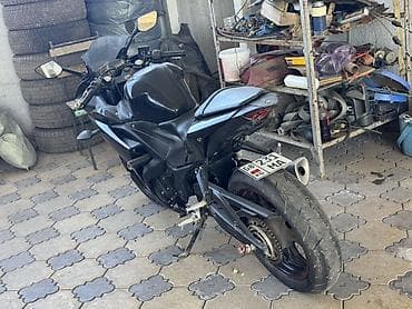 одежда для мотоцикл: Спортбайк Yamaha, 350 куб. см, Бензин — 3