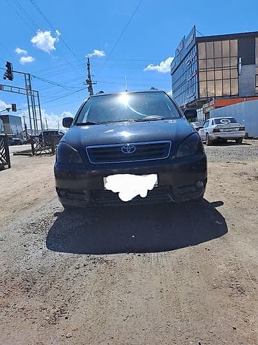 Toyota Verso: 2003 г., 1.9 л, Механика, Бензин, Минивэн