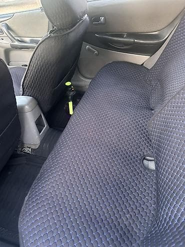 crown 204: Mazda 323: 2001 г., 1.6 л, Механика, Бензин, Хэтчбэк — 7