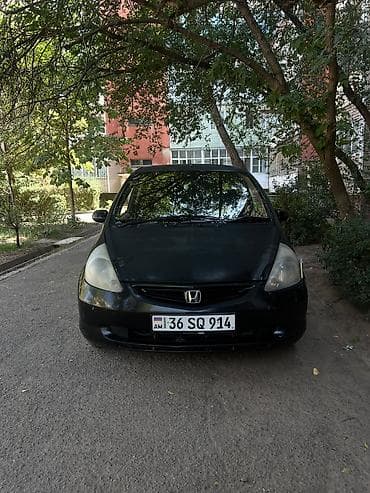 forester 2004: Honda Fit: 2002 г., 1.3 л, Автомат, Бензин, Хэтчбэк — 2