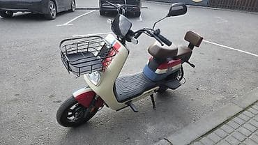 скутер с крышей: Электроскутер с передней корзиной - Компактный городской — 2