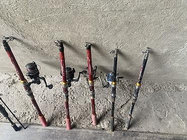 клавишные инструменты: Комплект рыболовных удилищ и катушек. В составе: - 2 шт — 5