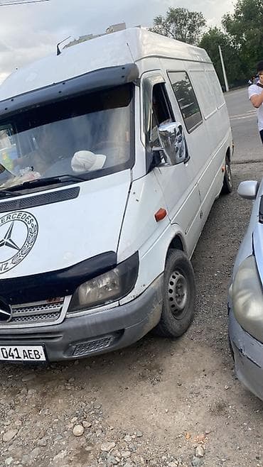 поворотник на спринтер: Mercedes-Benz Sprinter — грузовой фургон белого цвета с высокой крышей — 3