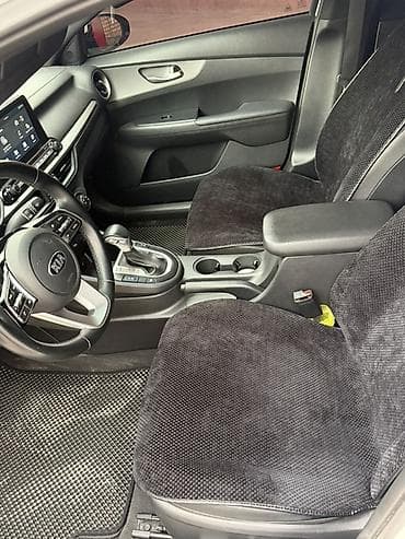 Транспорт: Kia Cerato: 2020 г., 1.6 л, Вариатор, Бензин, Седан — 10
