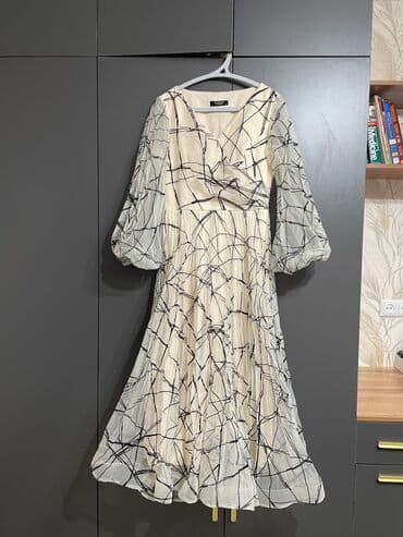 Вечернее платье, Пышное, Длинная модель, С рукавами, 2XL at lalafo.kg Вечернее платье, Пышное, Длинная модель, С рукавами, 2XL