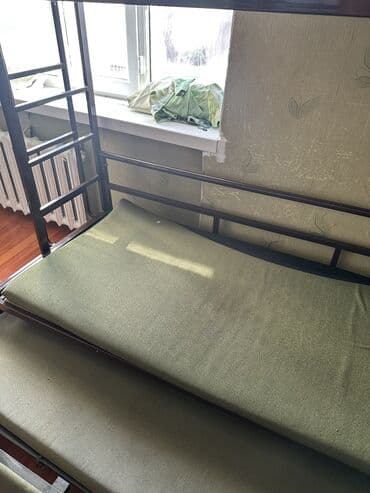 металлический кровать: Двухярусная ярусная металлическая кровать с мягкими матрасами — 2