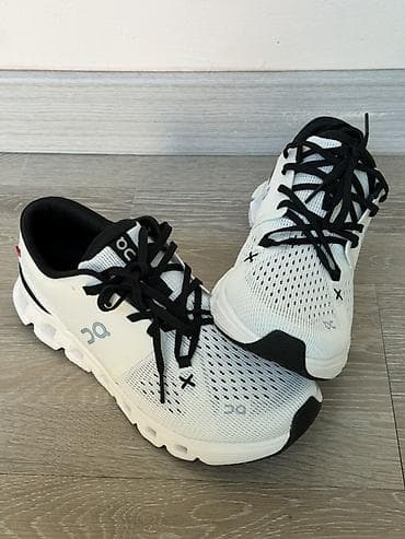 улуу тоо: Кроссовкалар, 41, Жаңы, түсү - Ак — 1