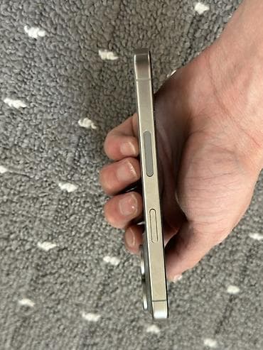 Apple iPhone: IPhone 15 Pro — 4