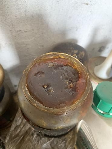 берем: Банки с технической смазкой/солидолом для хозяйственных и слесарных — 2