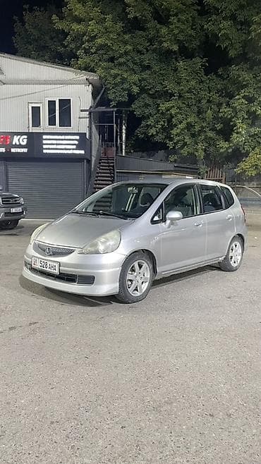 honda fit 1: Honda Fit: 2007 г., 1.3 л, Механика, Бензин, Хэтчбэк — 4