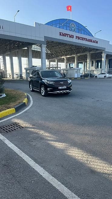 Унаа сатуу: Toyota Highlander: 2011 г., Автомат, Бензин, Кроссовер — 2