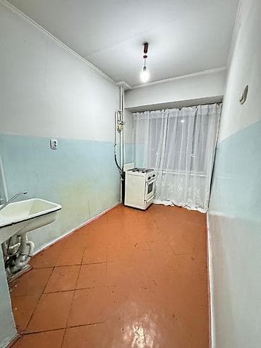 без ремонта квартира: 3 комнаты, 65 м², Индивидуалка, 8 этаж, Старый ремонт — 8