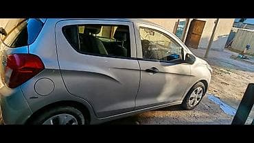 сед: Chevrolet Spark: 2016 г., 1 л, Автомат, Бензин, Хэтчбэк — 5