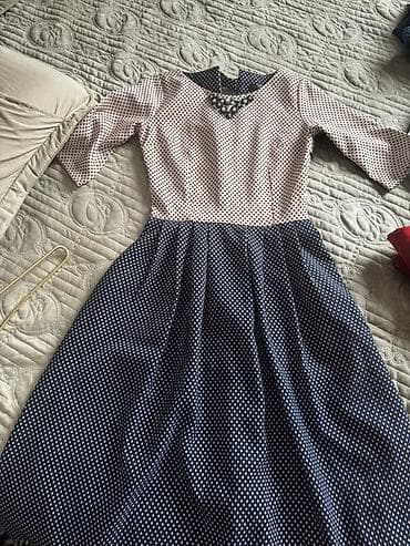 свадебные платья 48 р: Платье в горох, двухцветное - Крой: приталенный лиф и расклешённая — 2