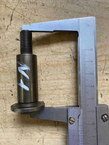 съемник для подшипников: Болт натяжителя с неизвестного японского автомобиля Болт натяжителя — 1