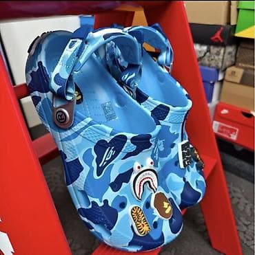 Сабо: Crocs x BAPE Classic Clog, голубой камуфляж - Модель: Classic Clog в — 3