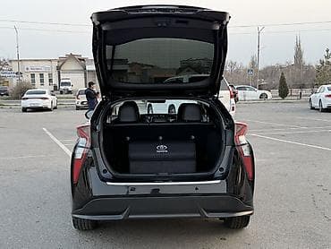 Продажа авто: Toyota Prius: 2018 г., Гибрид, Лифтбек — 5