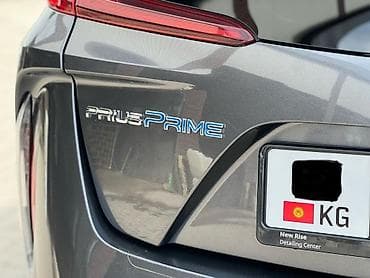 bmw i4: Toyota Prius: 2016 г., 1.8 л, Вариатор, Гибрид, Хэтчбэк — 8