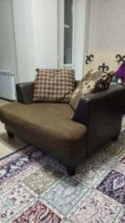 диван с подушками: Прямой диван, Б/у, Двухместный — 3