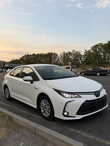 892 2: Toyota Corolla: 2023 г., 1.8 л, Автомат, Гибрид, Седан — 3