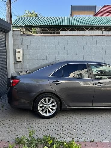 Toyota Camry: 2014 г., 2.5 л, Автомат, Гибрид, Седан — 3