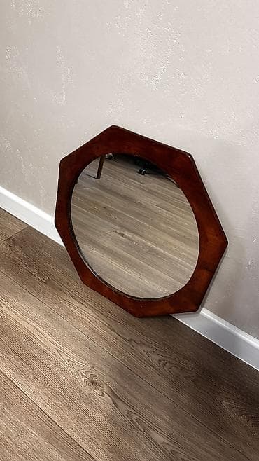 Үй сааты: Продаю советское зеркало. Размер 49х49 см — 1