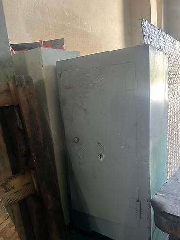 Инструменттер: Продается сейф 4шт 2шт песочный 2шт металический Состояние хорошая — 5