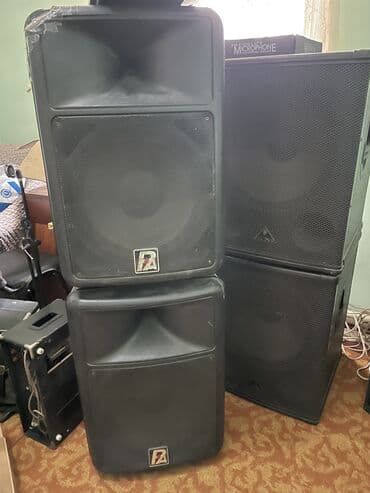 купить микрофон караоке: Пульт усилитель низкие и высокие частоты в комплекте . На одной — 3